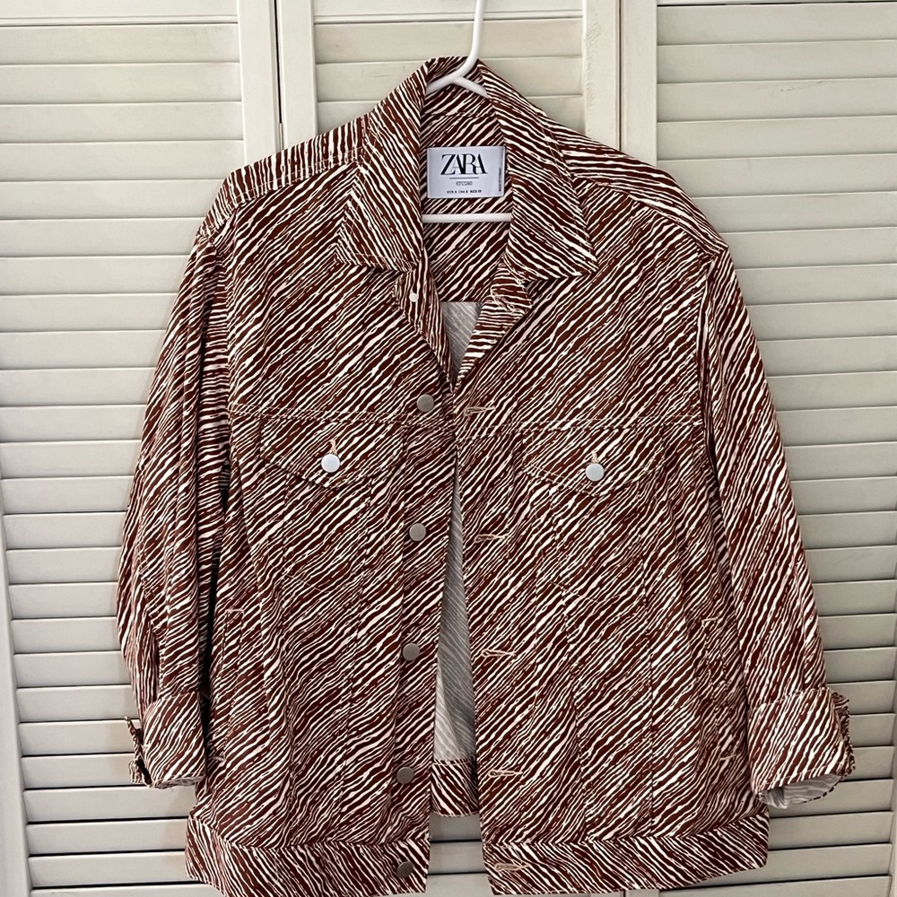 Zara printed oversized jacket limited edition.